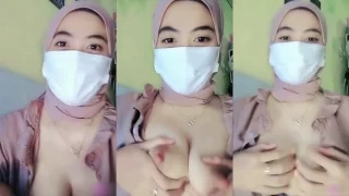 Bokep Indo Host Berjilbab Remas Tetek MangoLive